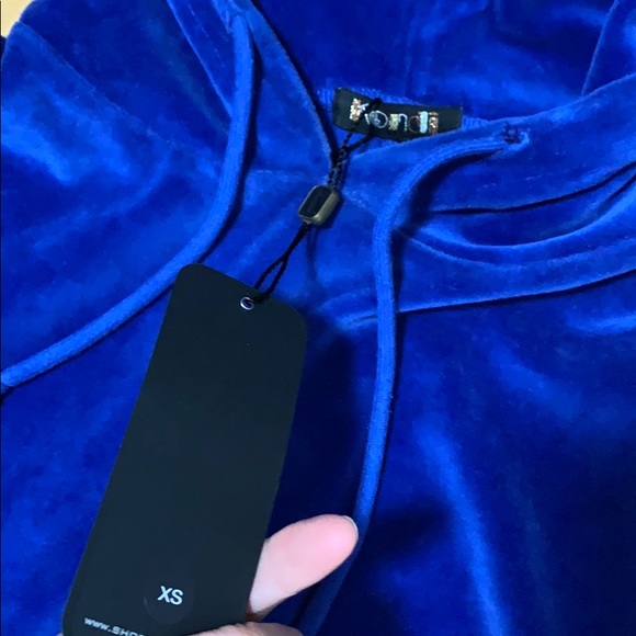 NWT suzie Kondi Cropped Hoodie Sold out style - Picture 6 of 8